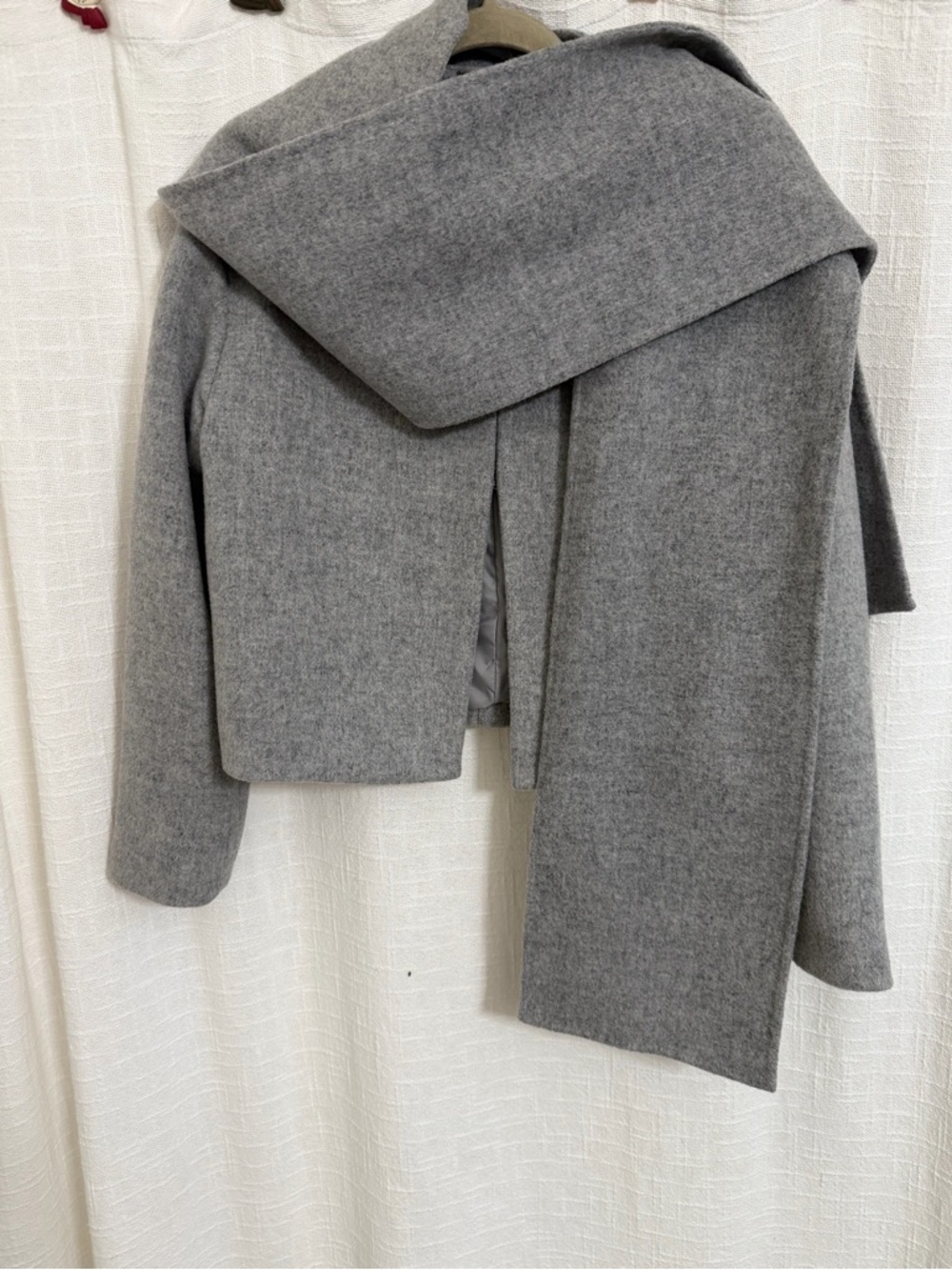Reformation Porter Cropped Jacket- light gray - Picture 4 of 10